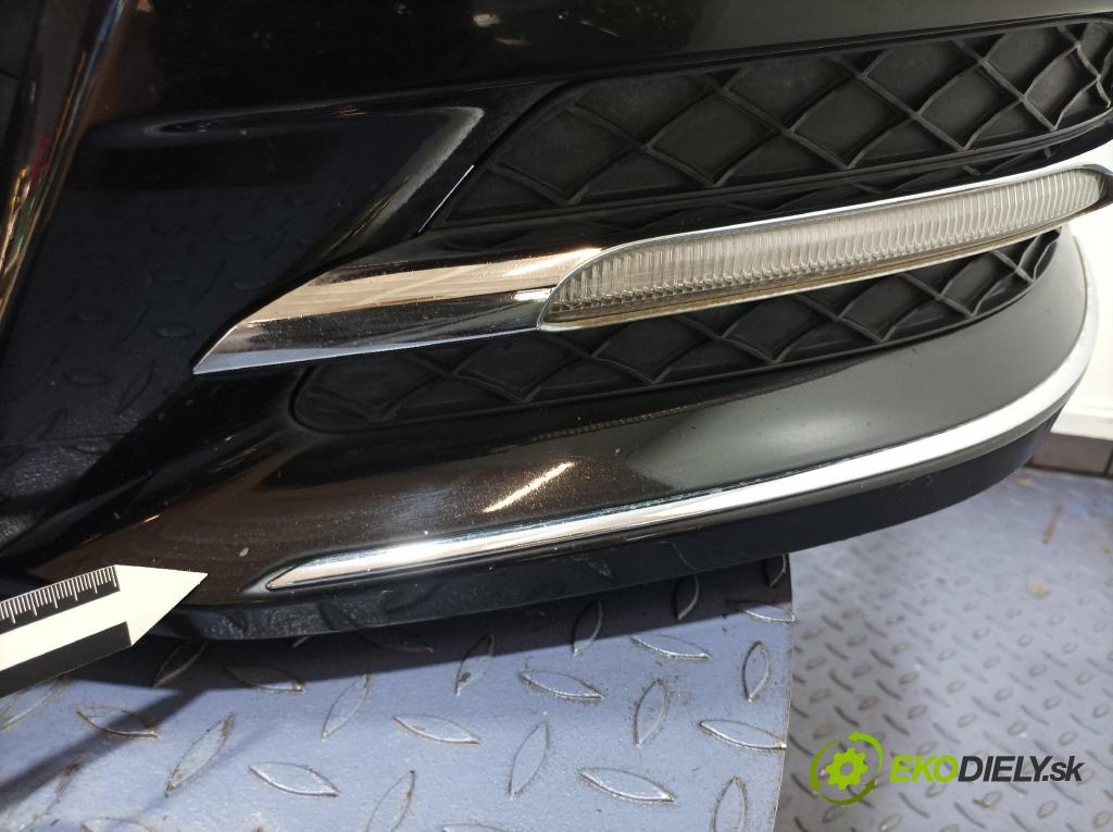 Mercedes C-klasa 2011 nárazník před