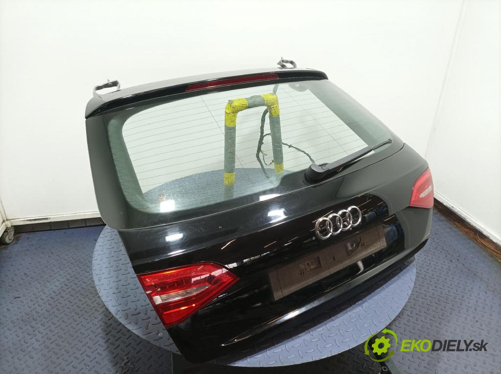 Audi A4 2012 zadna dveře kufra: kufra: