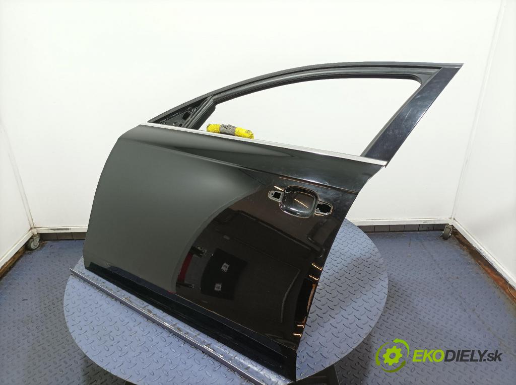 Audi A4 2012 dveře před Vlevo, odjet: