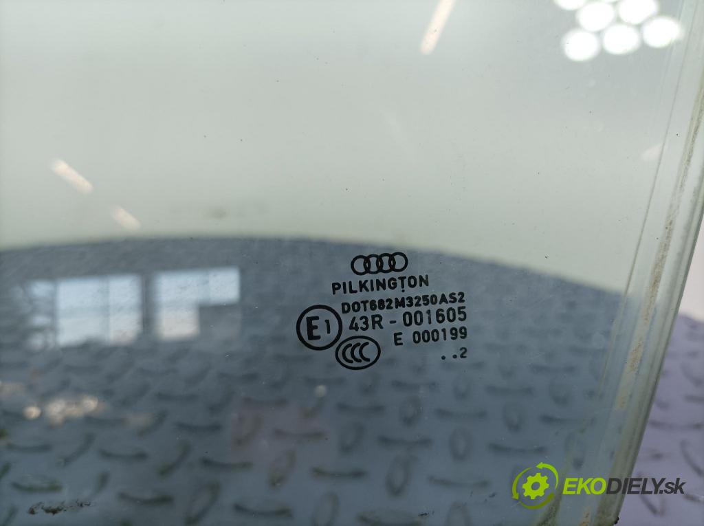 Audi A4 2012 sklo dveře před levá