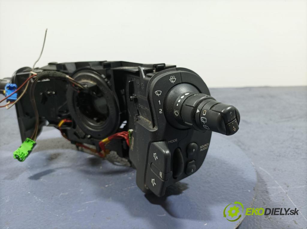 Renault Clio 2007 Přepínač Komplex: 8200245438
