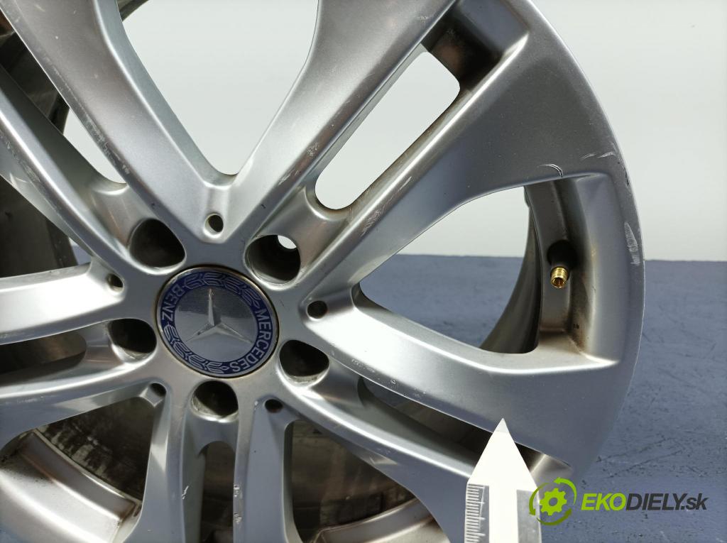 Mercedes C-klasa 2011 Ráfky Hlinikové: A2044017502