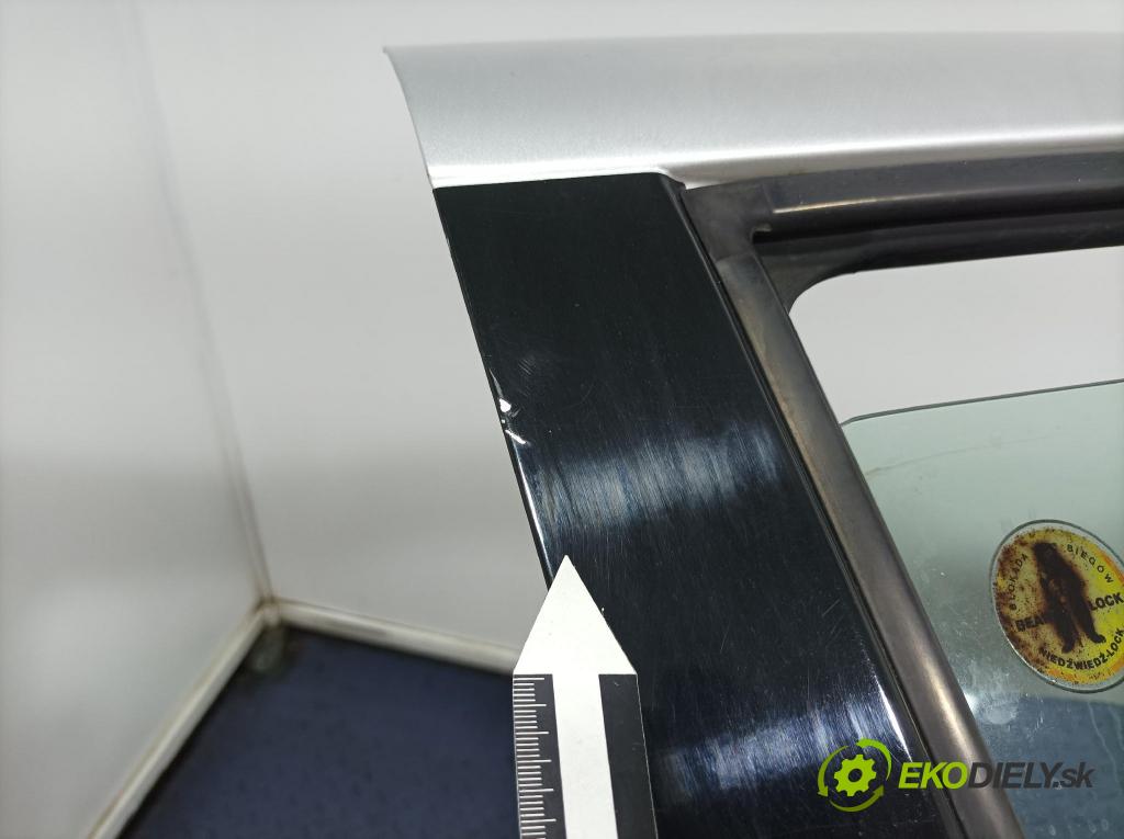 Suzuki Swift 2006 dveře před prave