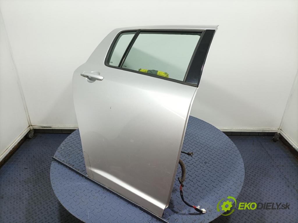 Suzuki Swift 2006 dveře Zad: prave