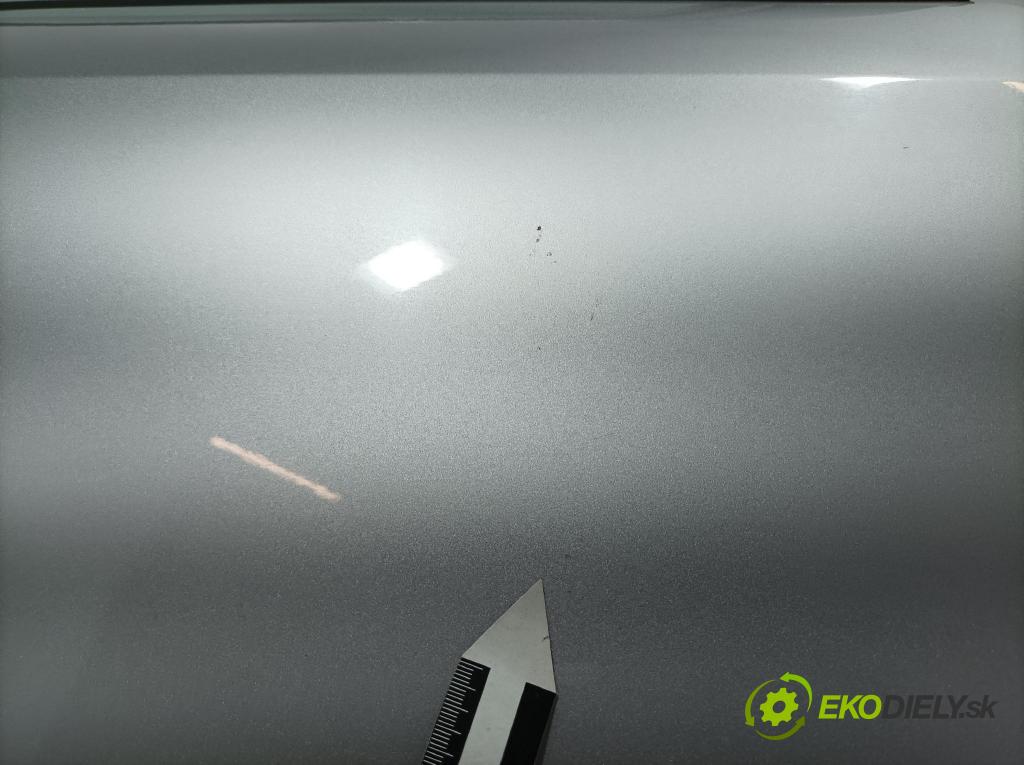 Suzuki Swift 2006 dveře Zad: prave