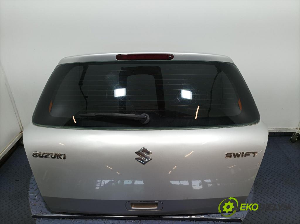 Suzuki Swift 2006 zadna dveře kufra: kufra: