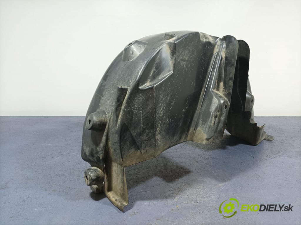 Renault Clio 2013 blatník: Plastický před 767483362R