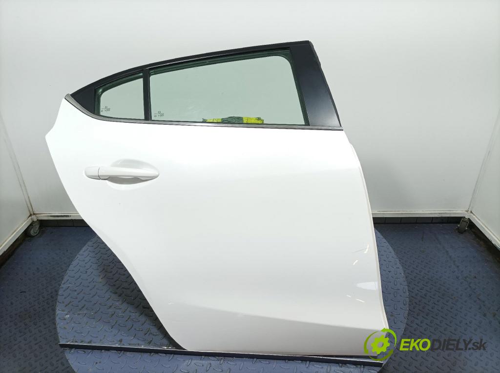 Mazda 3 2017 dveře Zad: prave