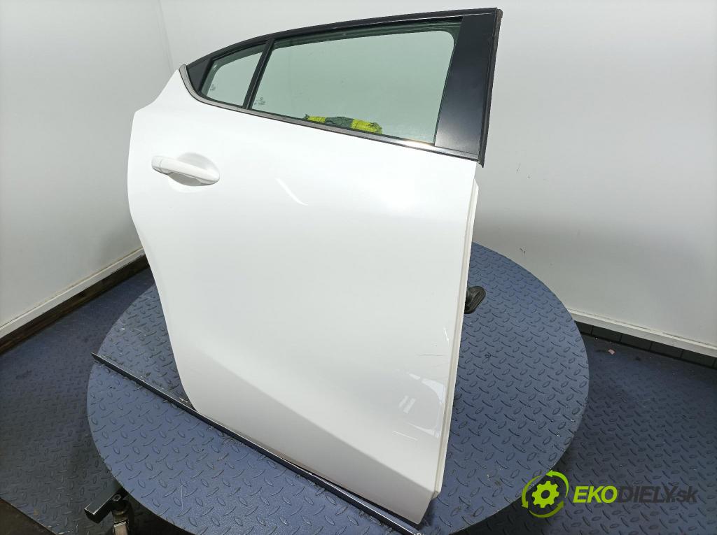 Mazda 3 2017 dveře Zad: prave