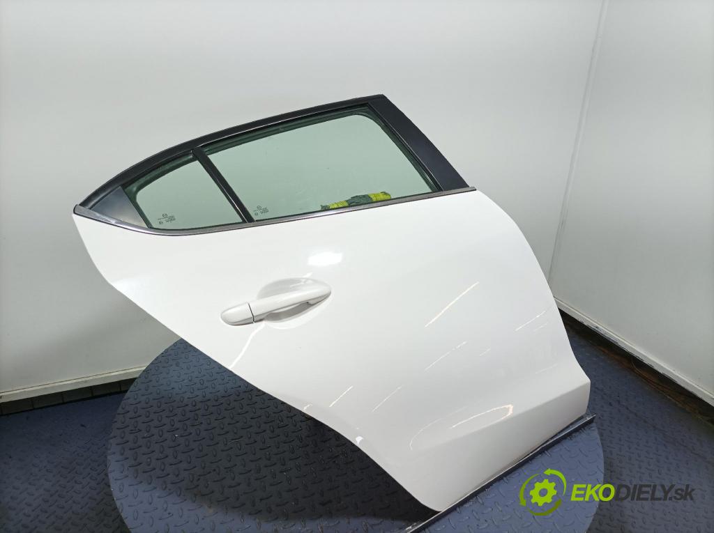 Mazda 3 2017 dveře Zad: prave