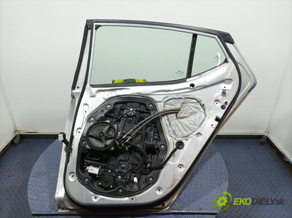Kia Optima 2012 dveře Zad: prave