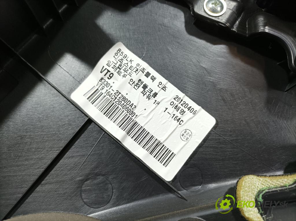 Kia Optima 2012 Tapacír: dveře Zad: levá 83330-2T010