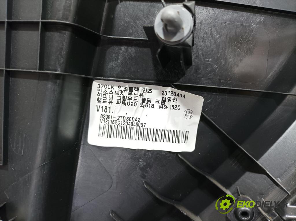 Kia Optima 2012 Tapacír: dveře před levá 82370-2T000