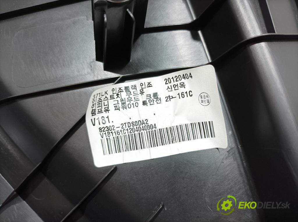 Kia Optima 2012 Tapacír: dveře před Práva: 82380-2T000