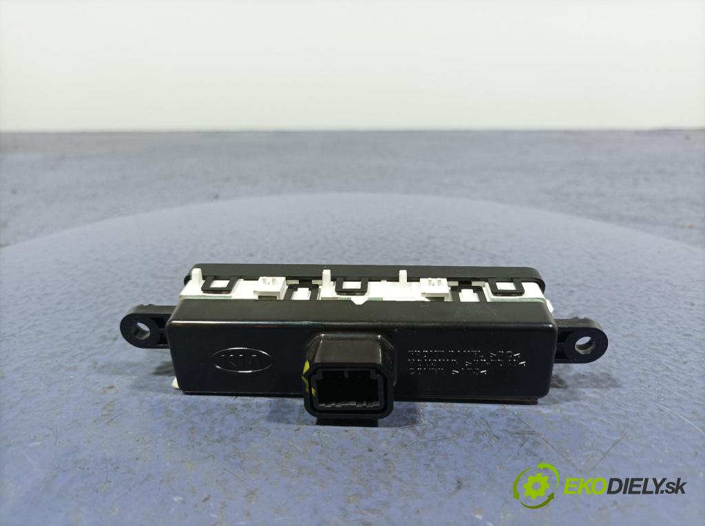 Kia Optima 2012 displej Radio / GPS 95960-2T100