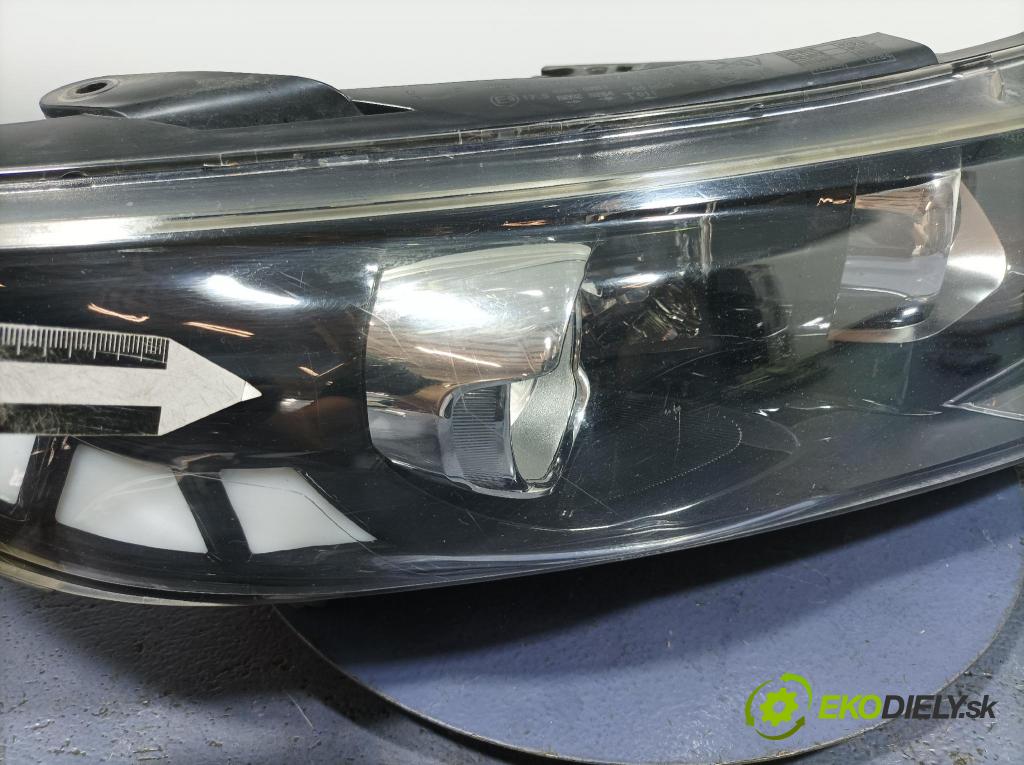Kia Optima 2012 světlo v pravo: 92102-2T421