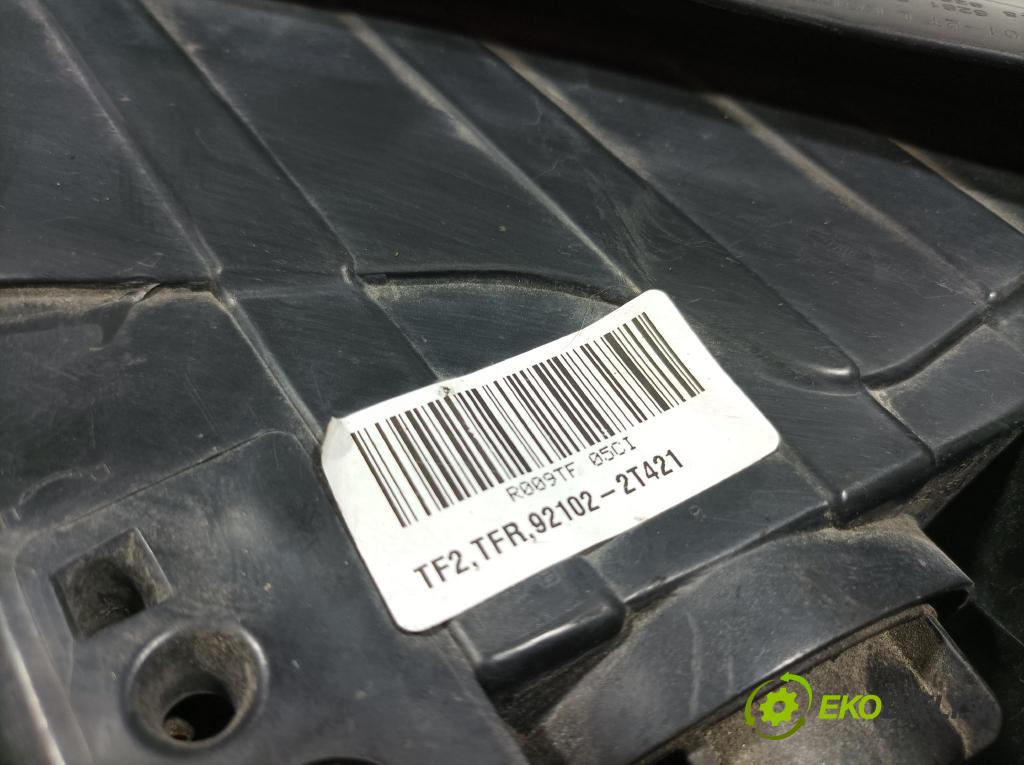 Kia Optima 2012 světlo v pravo: 92102-2T421