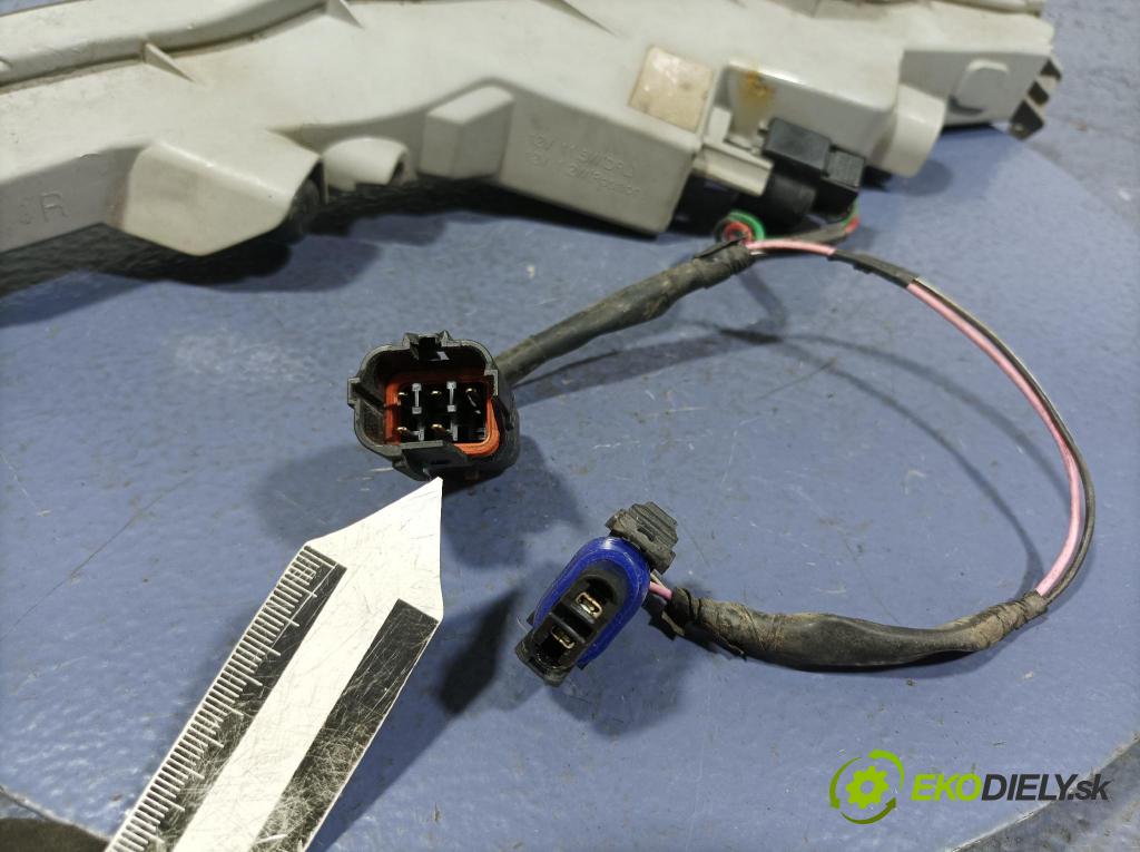Kia Optima 2012 Halogen v pravo: 92208-2T