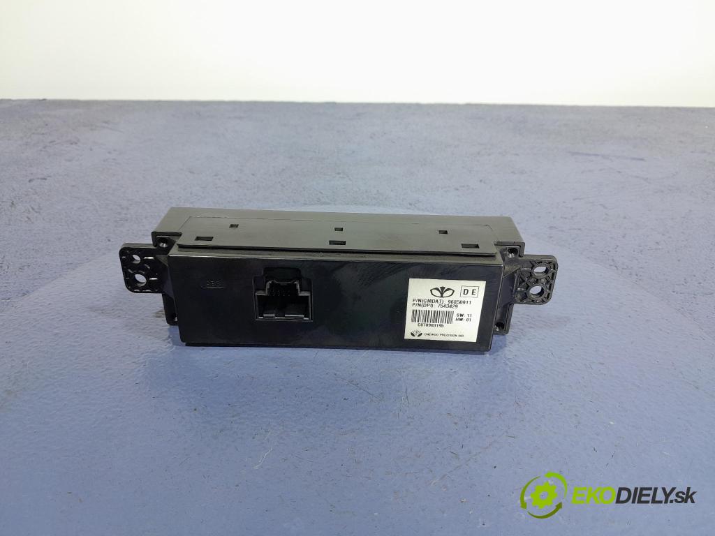 Chevrolet Captiva 2007 displej Radio / GPS 96850911