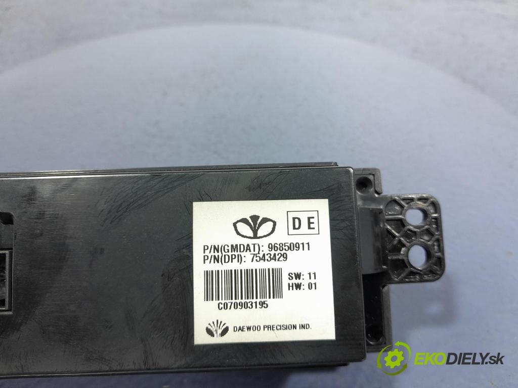 Chevrolet Captiva 2007 displej Radio / GPS 96850911