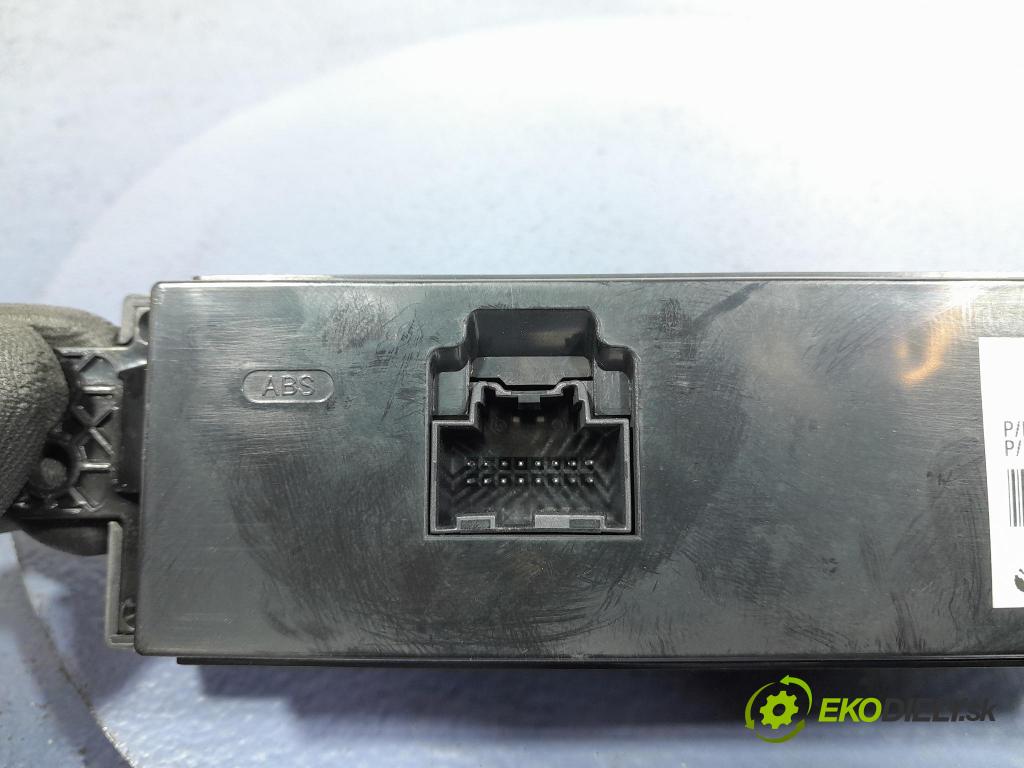 Chevrolet Captiva 2007 displej Radio / GPS 96850911