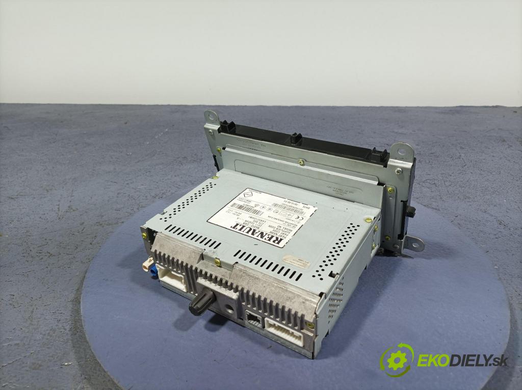 Renault Clio 2013 Radio I Navigácia: 281152928R