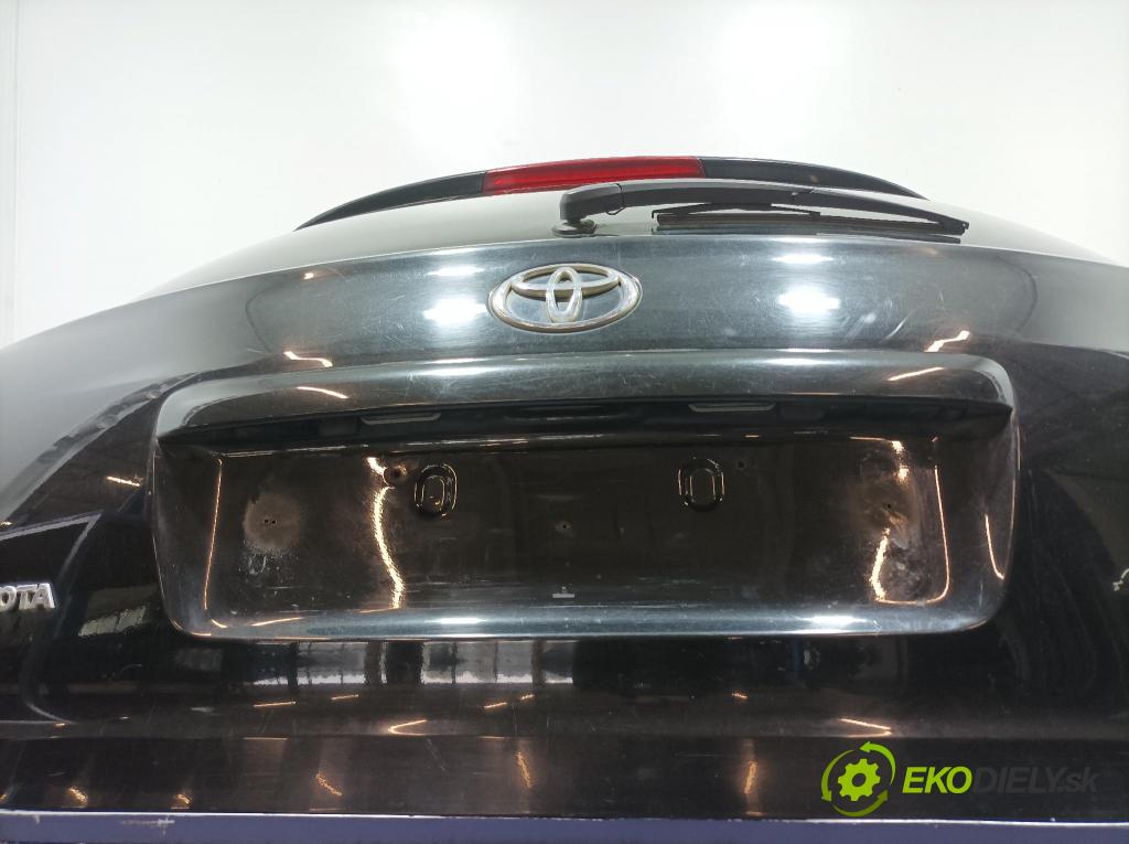 Toyota Avensis 2007 zadní dveře kufra: kufr