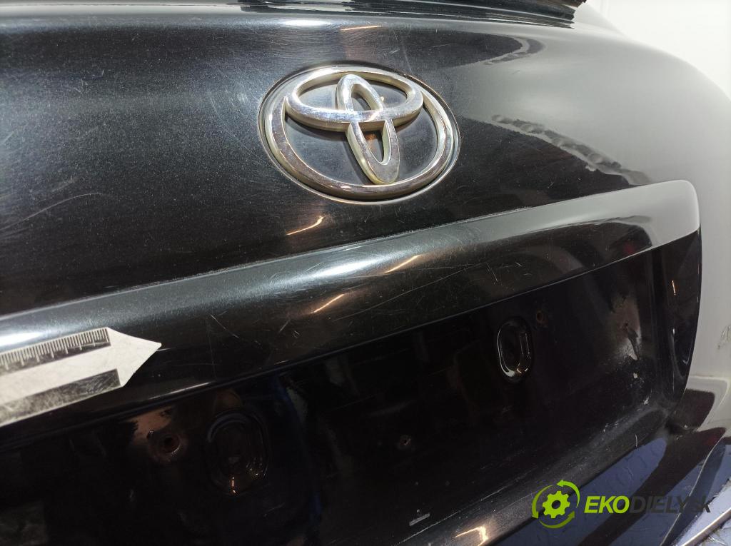 Toyota Avensis 2007 zadní dveře kufra: kufr