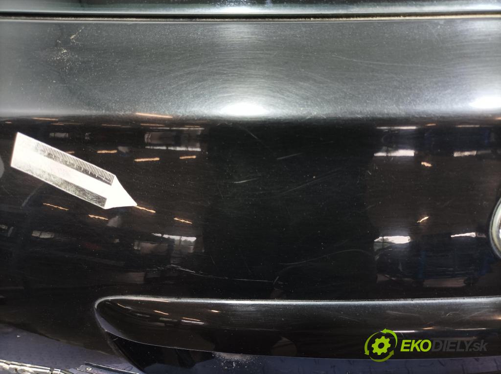 Toyota Avensis 2007 zadní dveře kufra: kufr