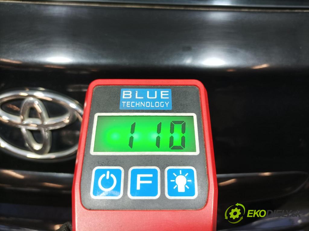 Toyota Avensis 2007 zadní dveře kufra: kufr