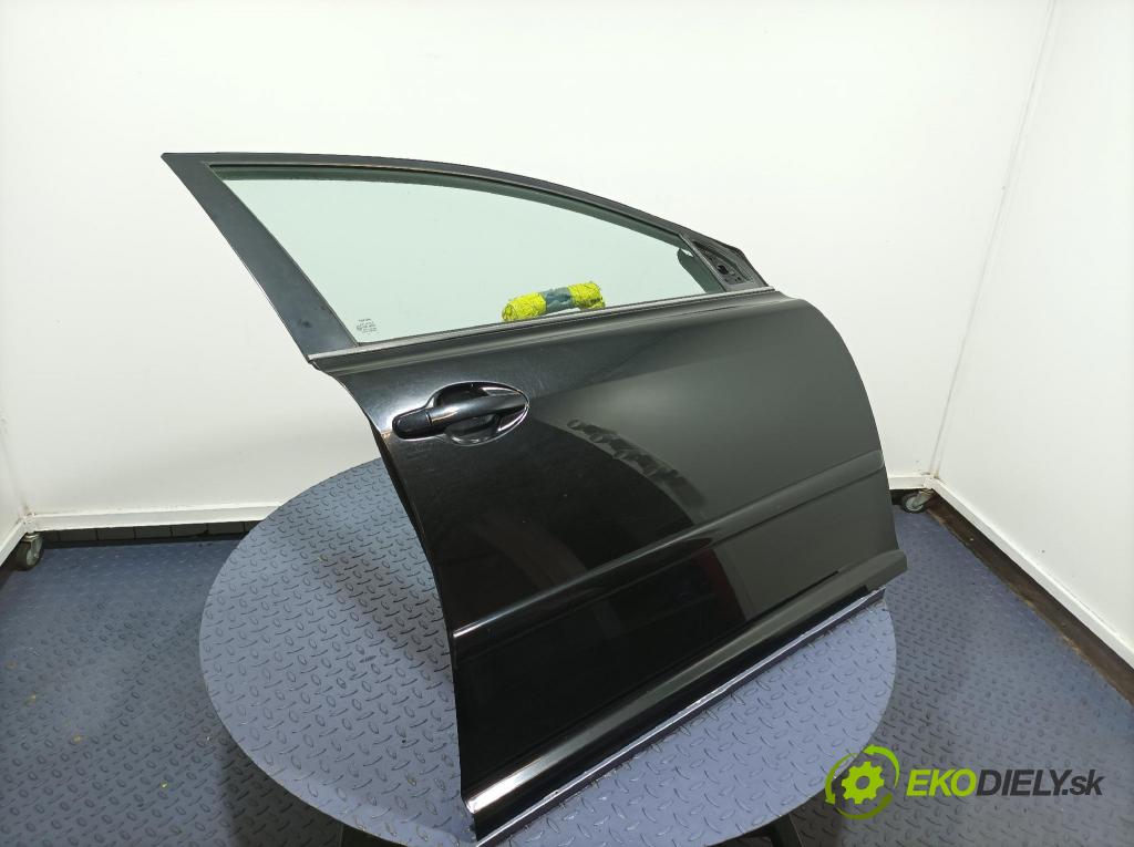Toyota Avensis 2007 dveře před prave