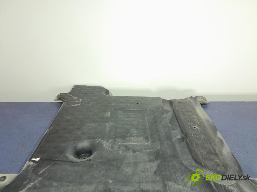 Mercedes C-klasa 2011 kryt Plast: podvozek: A2045203323