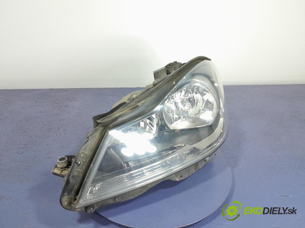 Mercedes C-klasa 2011 světlo Levý: A2048209559