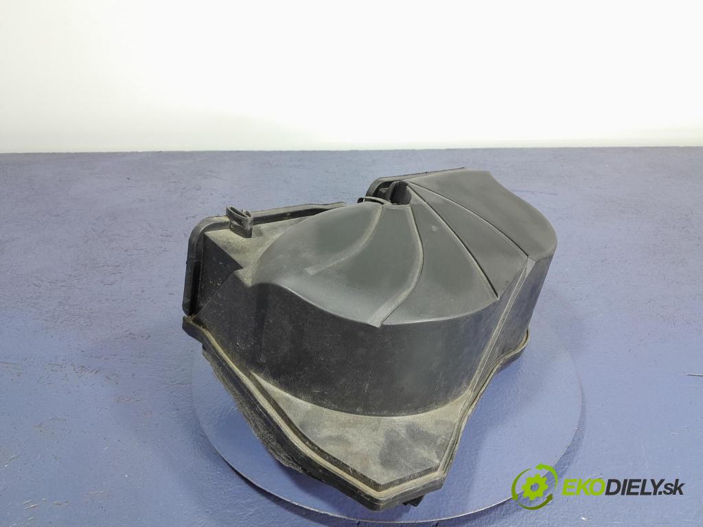 Mercedes C-klasa 2011 Vstup: Vzduch: A2048303303