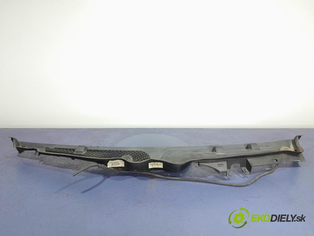 Mercedes C-klasa 2011 torpédo A2048303213