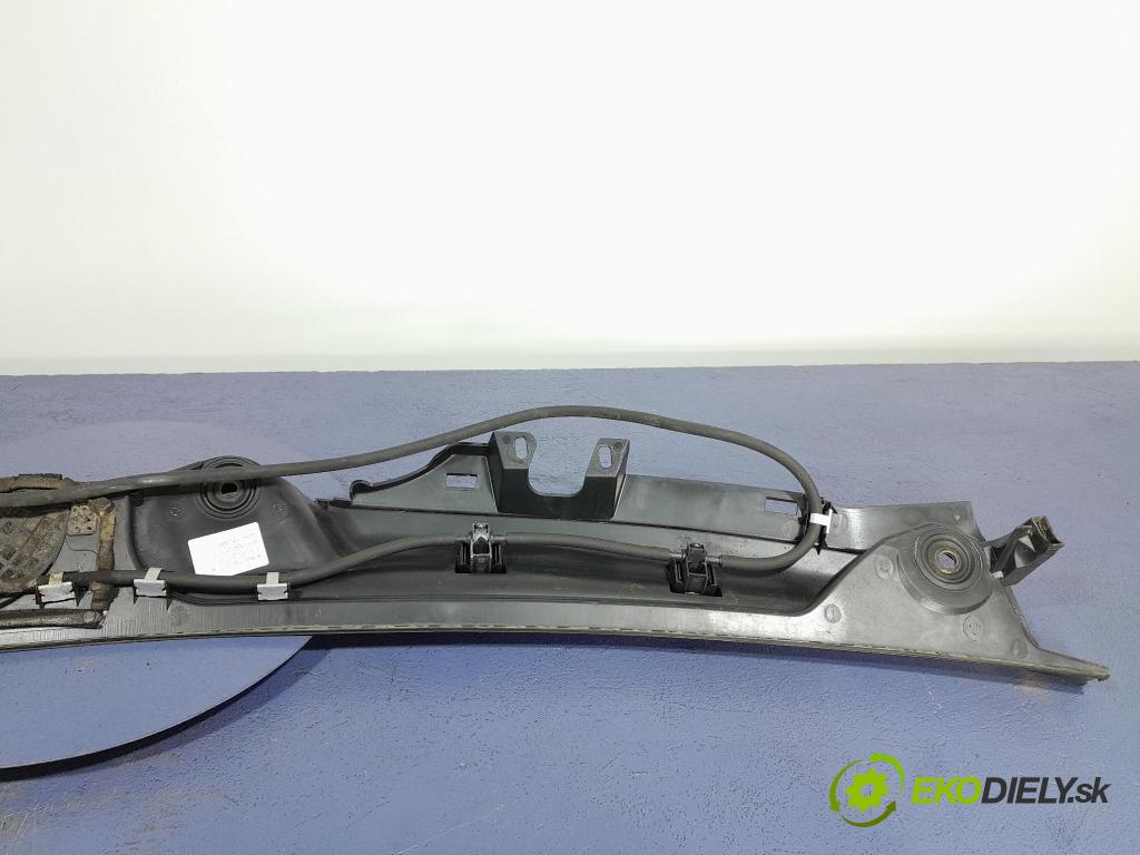 Mercedes C-klasa 2011 torpédo A2048303213