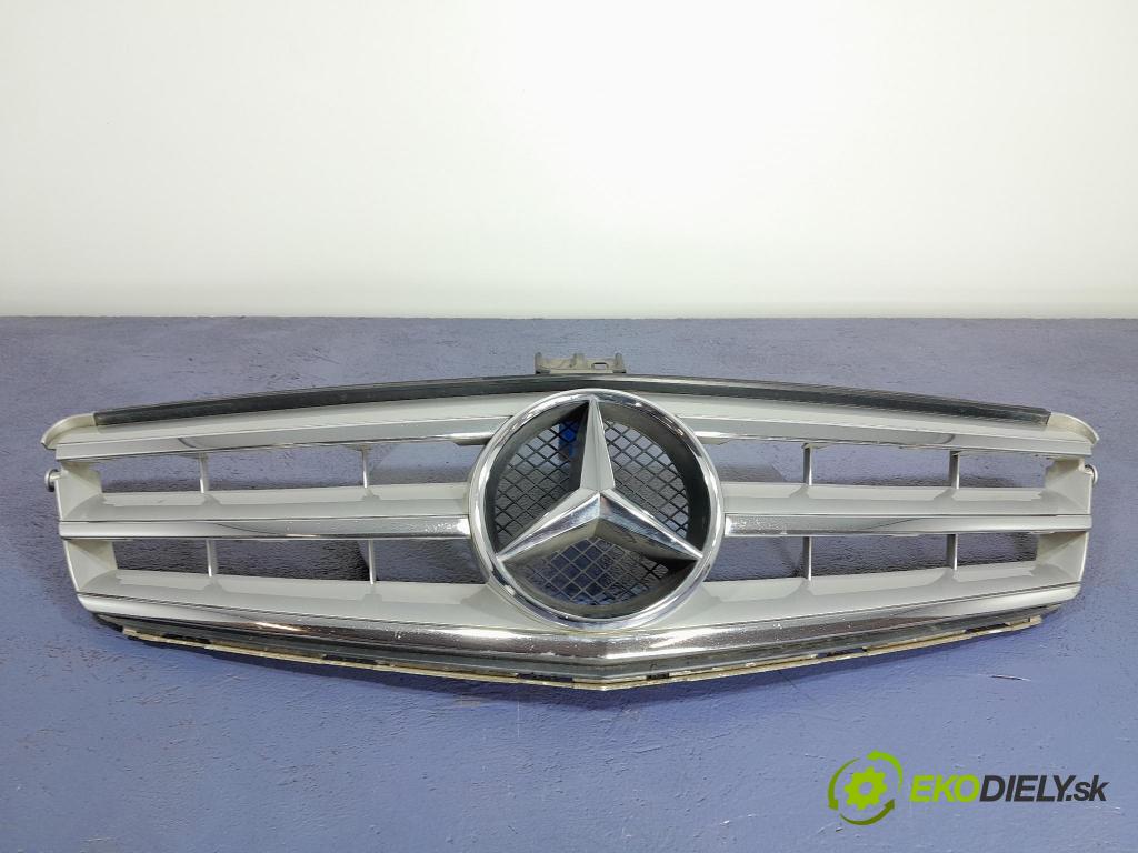 Mercedes C-klasa 2011 mřížka / Gril: A2048800023