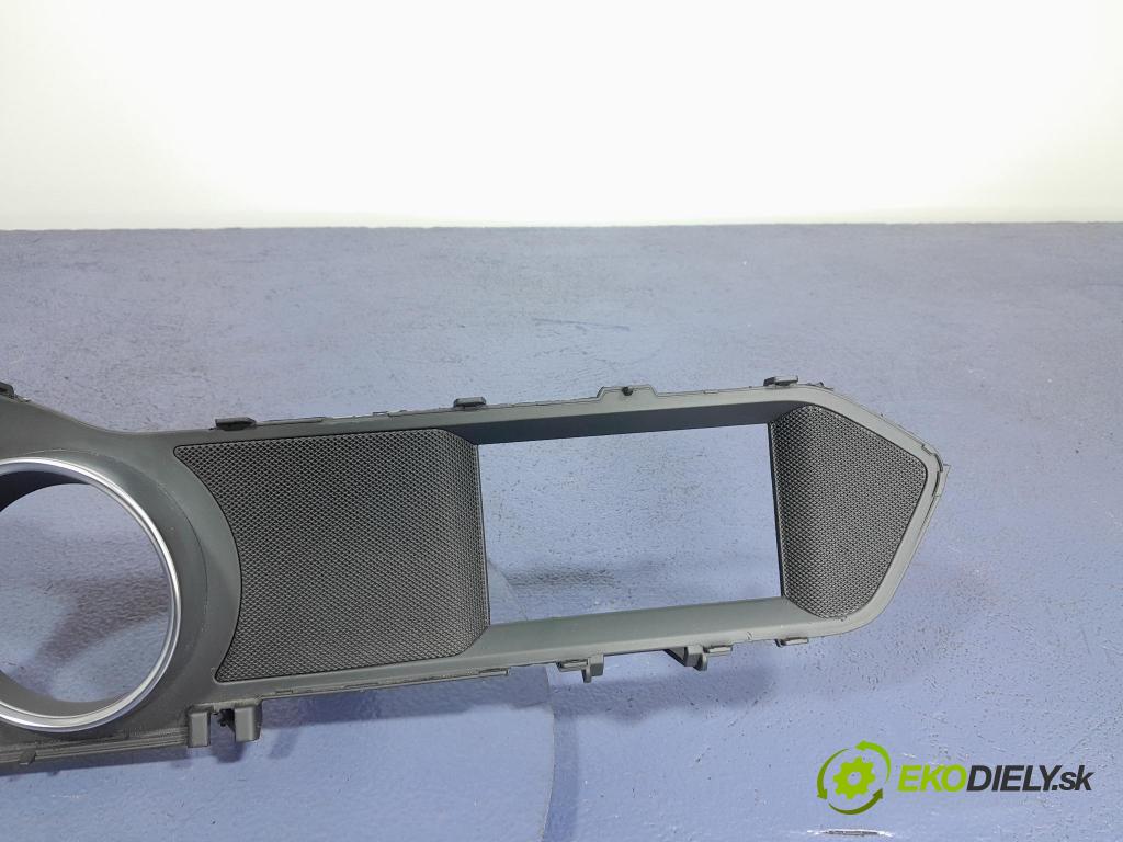 Mercedes C-klasa 2011 kryt Plast: Interiéry: A2046890239