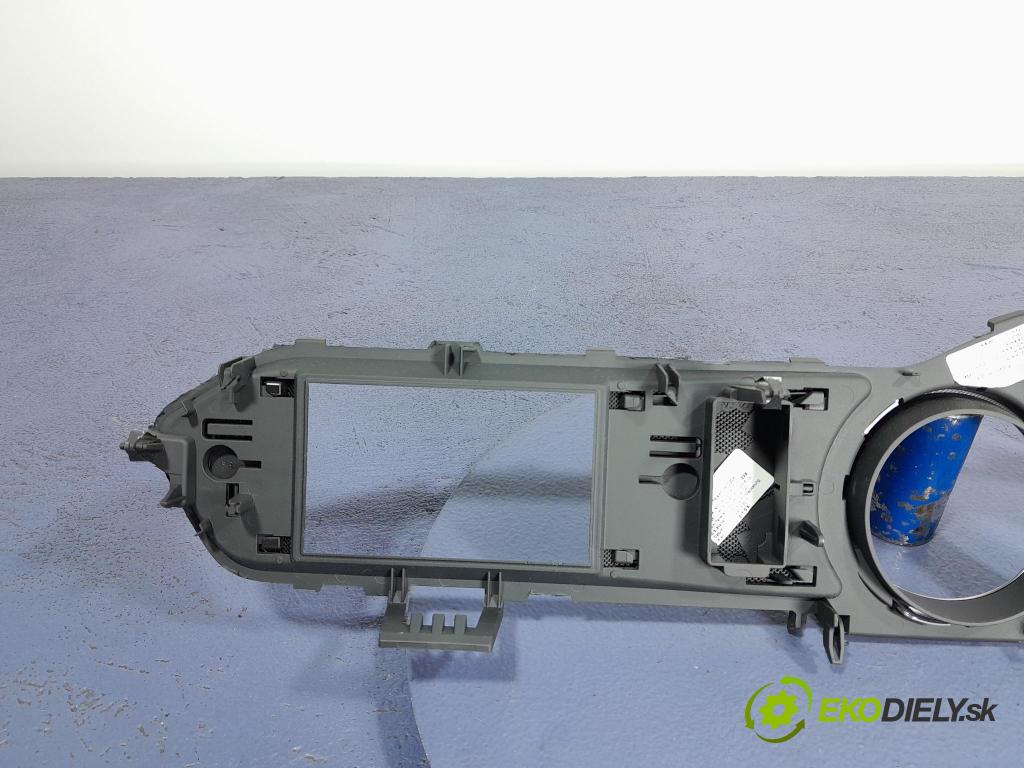 Mercedes C-klasa 2011 kryt Plast: Interiéry: A2046890239