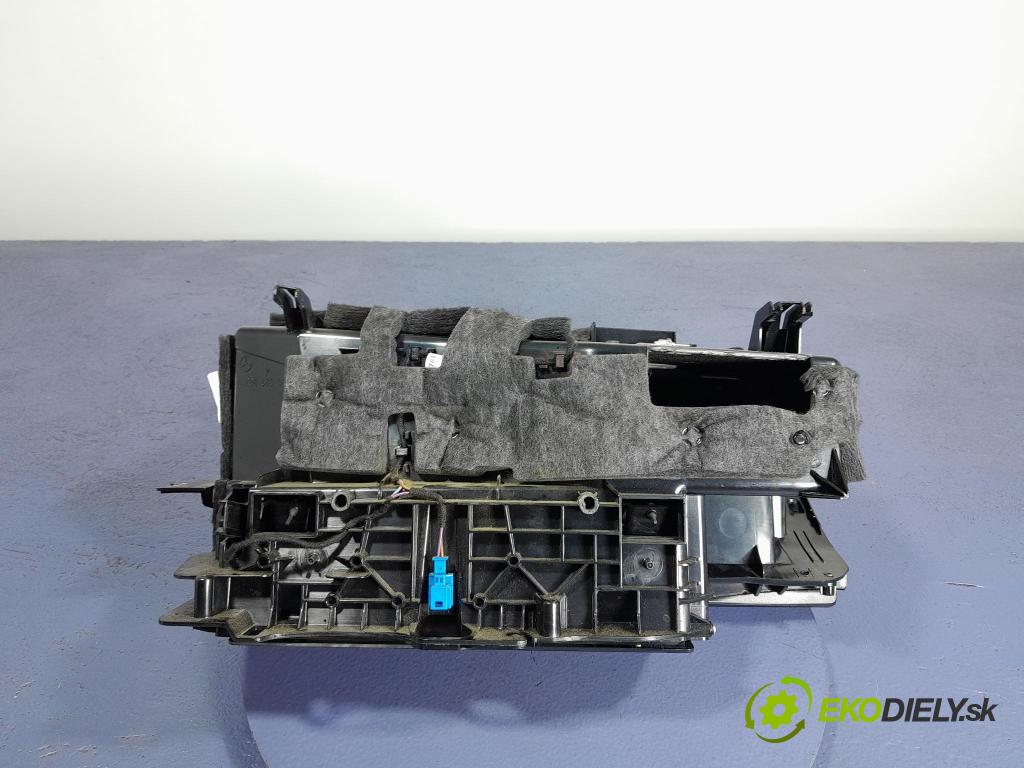 Mercedes C-klasa 2011 kastlík A2046803391