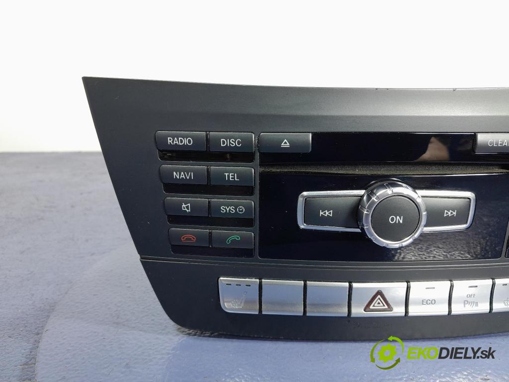 Mercedes C-klasa 2011 Radio I Navigace: A2049004306