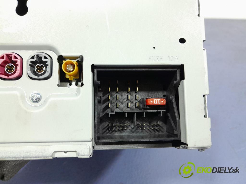 Mercedes C-klasa 2011 Radio I Navigace: A2049004306