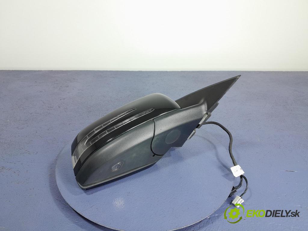 Mercedes C-klasa 2011 zpětné zrcátko prave