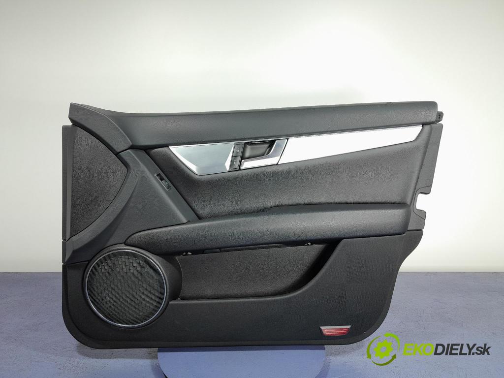 Mercedes C-klasa 2011 Tapacír: dveře před Práva: