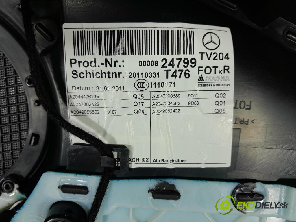 Mercedes C-klasa 2011 Tapacír: dveře Zad: Práva: 