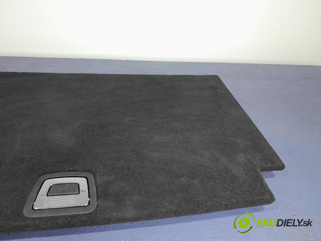 Mercedes C-klasa 2011 koberec do auta A2046800002