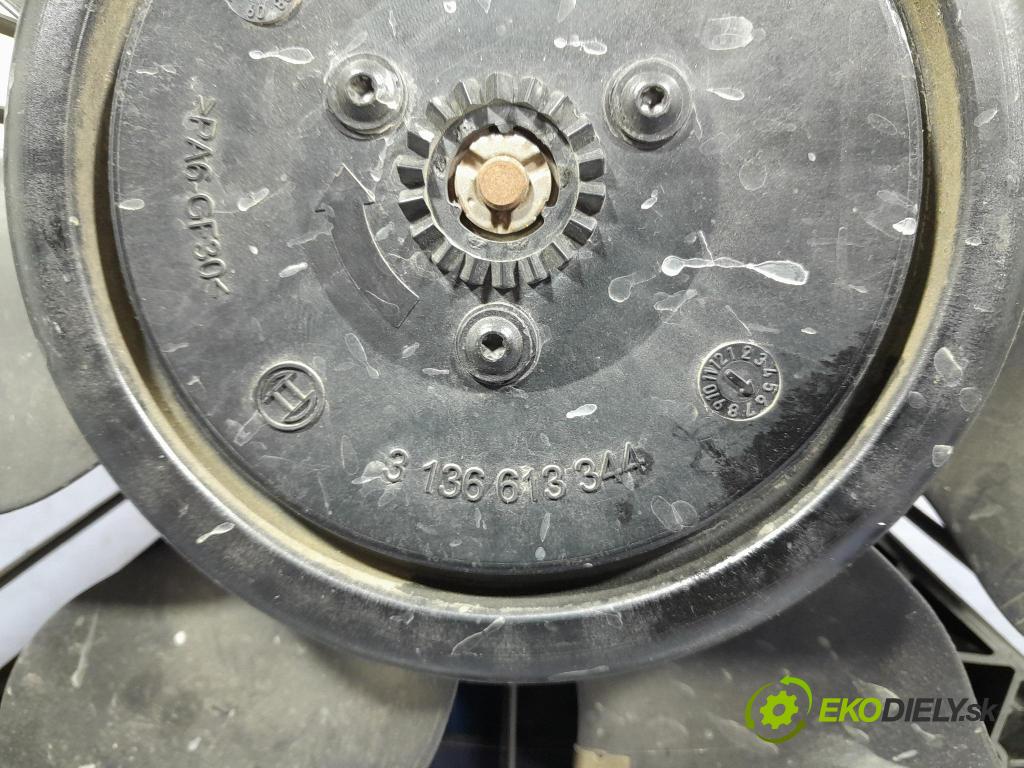 Mercedes C-klasa 2011 Ventilátor Chladič: A2045000393
