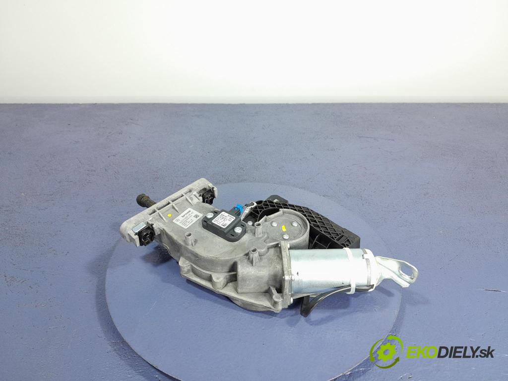 Mercedes C-klasa 2011 zámek Klapky: kufr A2128203542
