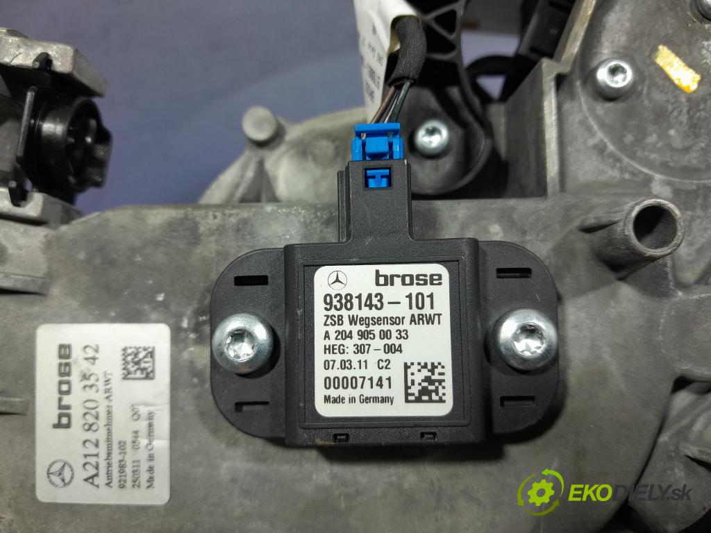 Mercedes C-klasa 2011 zámek Klapky: kufr A2128203542