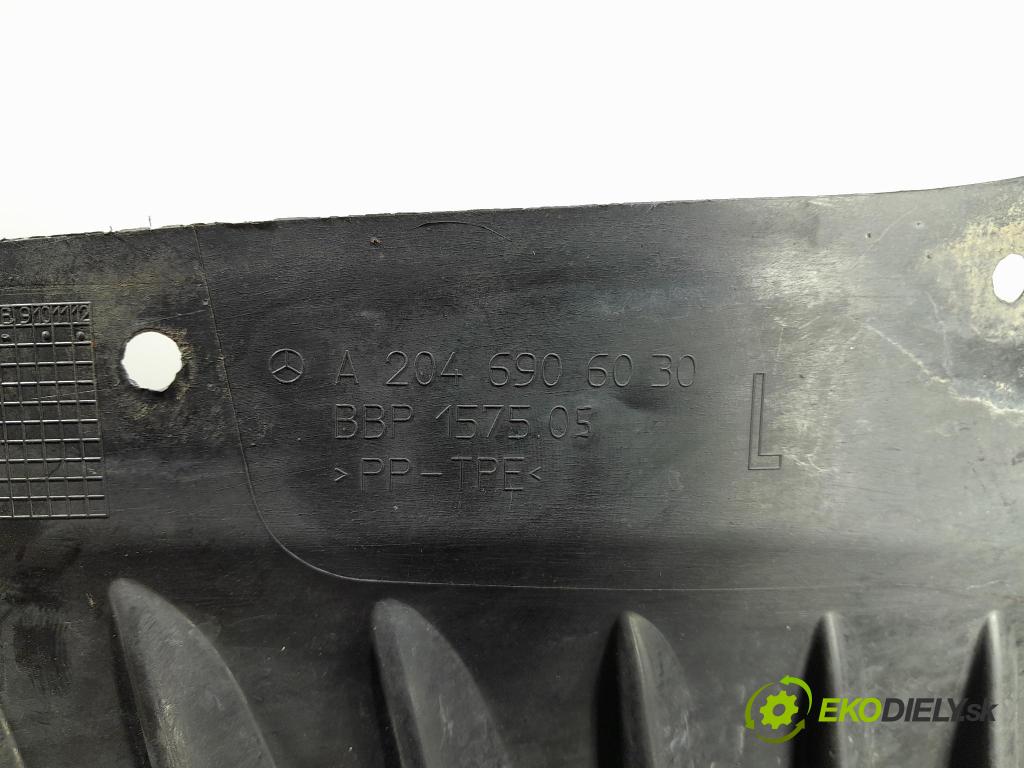 Mercedes C-klasa 2011 blatník: Plastický před A2046906030